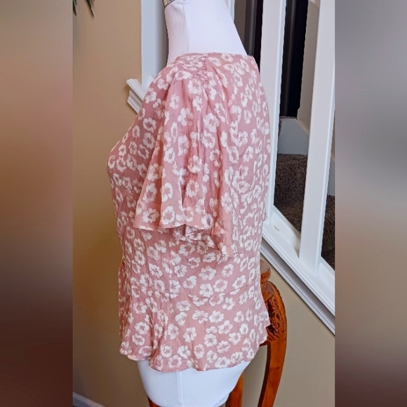 Hem & Thread Floral Ruched Front Top S Blush - Picture 5 of 11